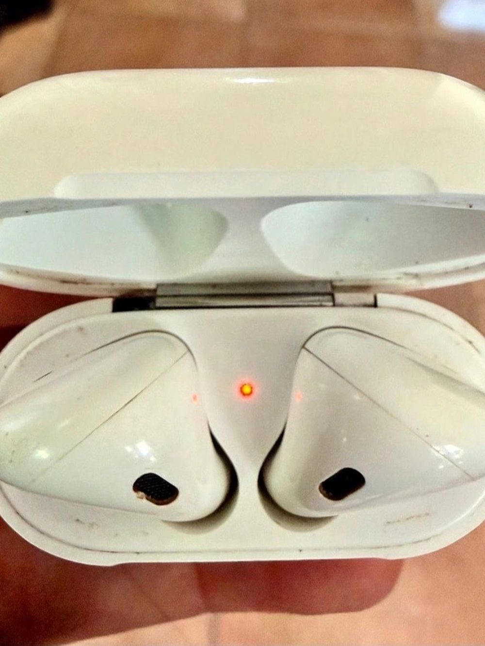 Apple AirPods (2nd Generation) with Charging Case (2nd Generation) Wireless